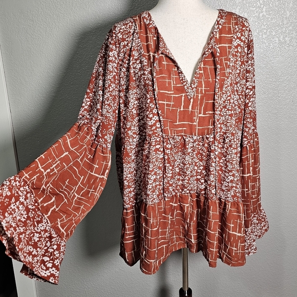 Weekend By Suzanne Betro, Rust and White Bohemian Blouse Tiered Body and Sleeves - Picture 2 of 14